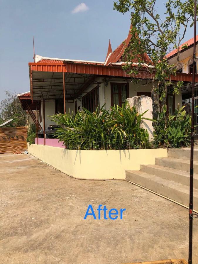 Ruen Thai Ban Rim Nam Kamphaeng Phet Luaran gambar